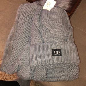 Hat and scarf bundle